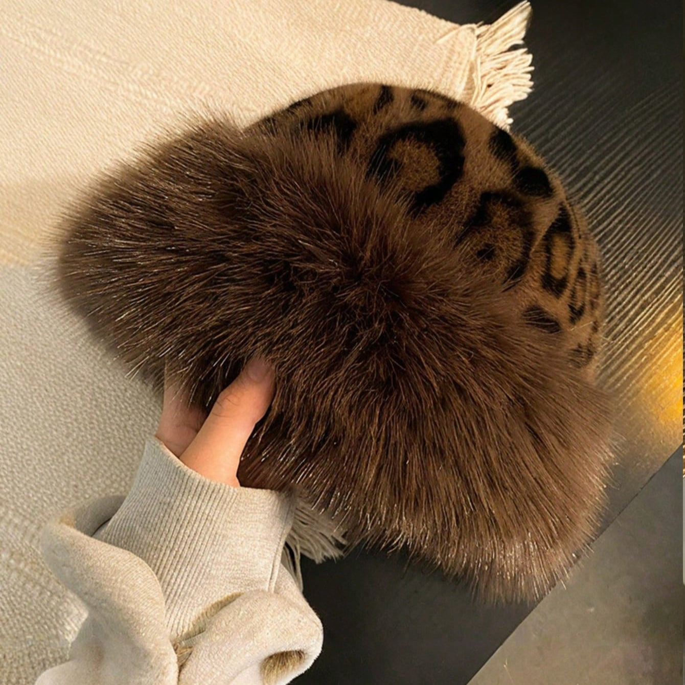 Chapeau d'Hiver Élégant en Fausse Fourrure pour Femme - Doux, Confortable